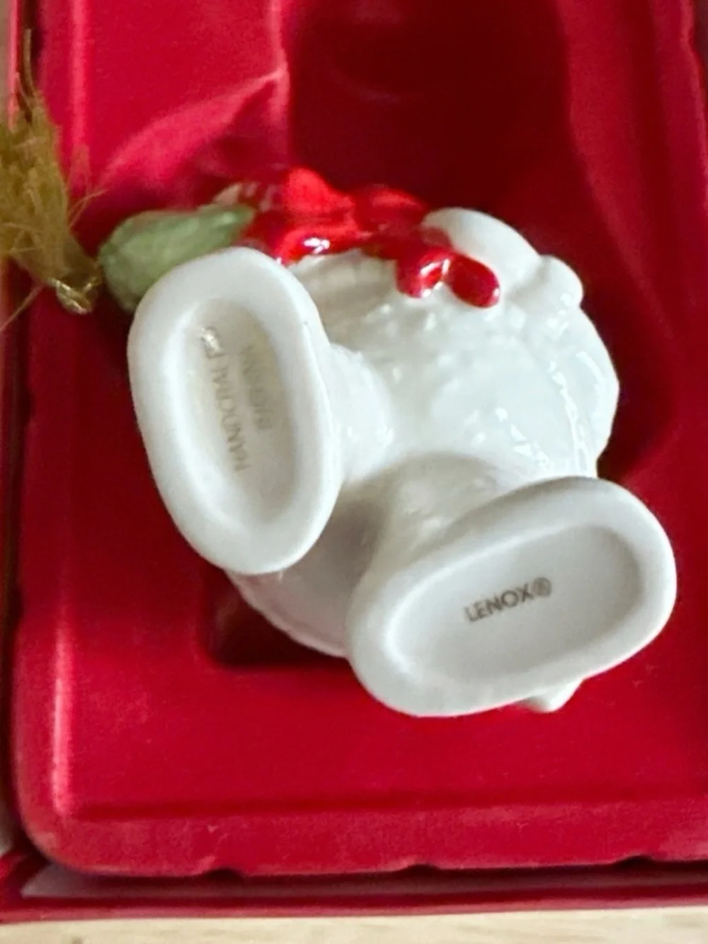 Lenox Holiday Snowman Holding Wreath Fine China Christmas 3” Inch Ornament NIB